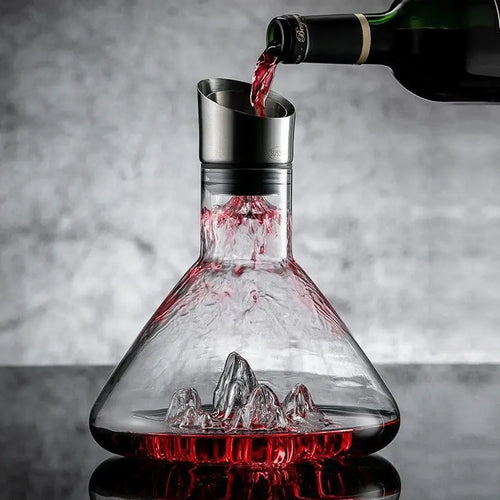 Luxury wine decanter with aerator – crystal glass carafe for red wine serving and flavor enhancement