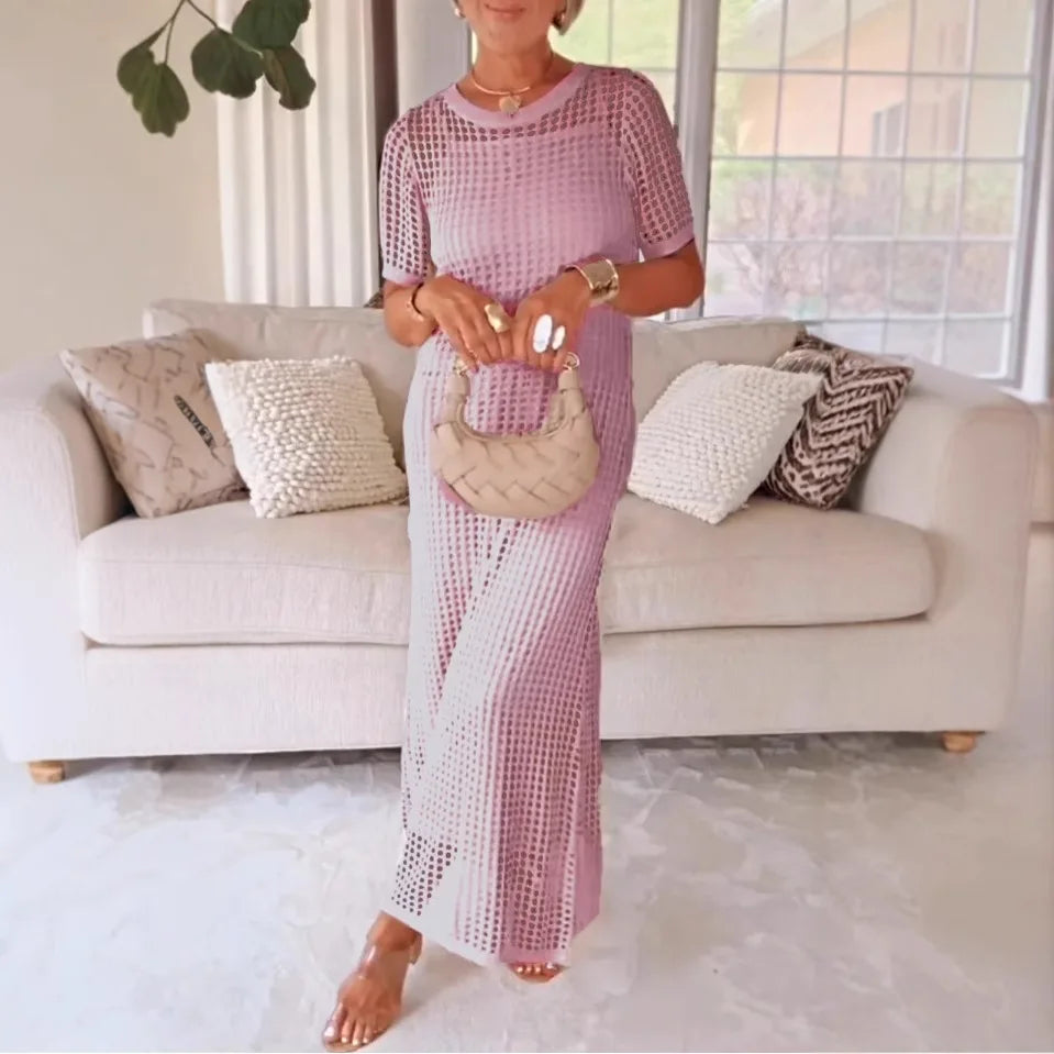 Découvrez notre Robe Élégante en Crochet™, conçue pour sublimer la silhouette avec légèreté et confort. Son tissu fluide et respirant épouse délicatement les formes sans comprimer, tandis que les détails ajourés en crochet apportent une touche artisanale unique. Polyvalente et raffinée, cette robe mi-longue se porte aussi bien lors d’une promenade estivale que lors d’un déjeuner chic en terrasse. Confectionnée en séries limitées, elle combine style intemporel et modernité, idéale pour celles qui recherchent