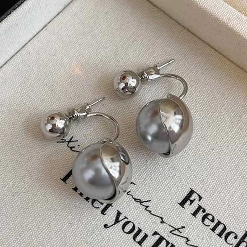 Boucles d'oreilles élégantes en perles grises